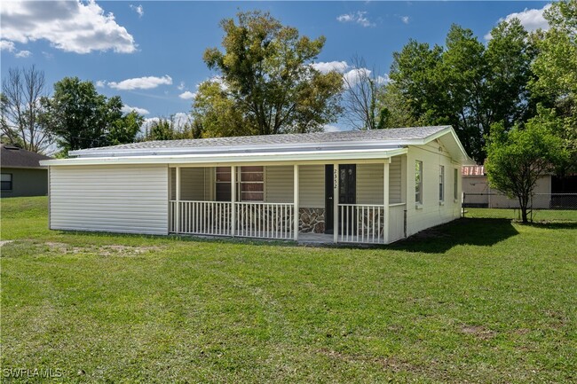 Primary Photo - 2352 Sunnyview Dr