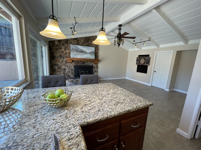 Building Photo - 480 Sandstone Dr