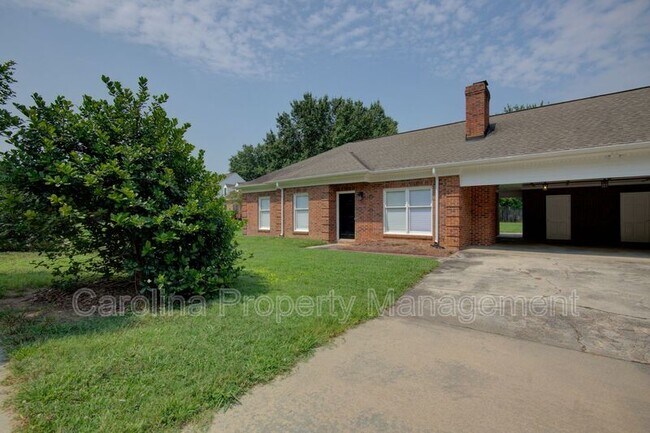 Building Photo - 5132 Rea Rd