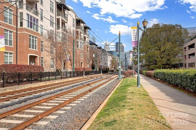 Building Photo - 310 Arlington Ave