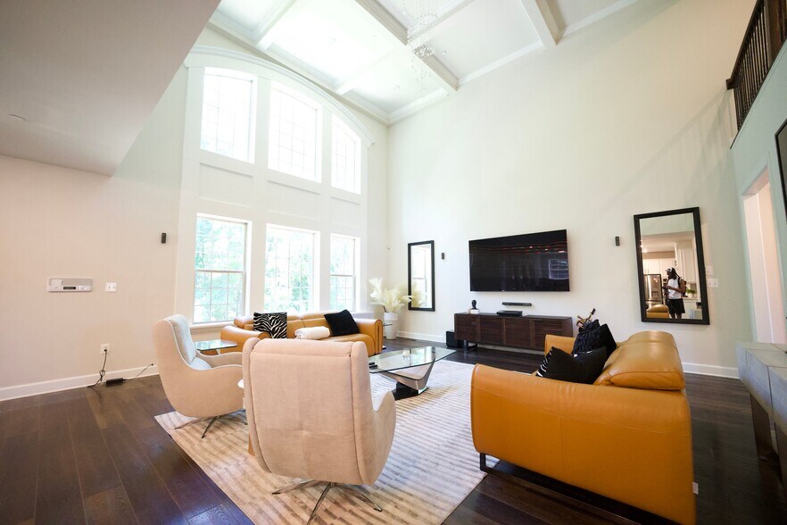 Building Photo - 7687 Cross Creek Dr