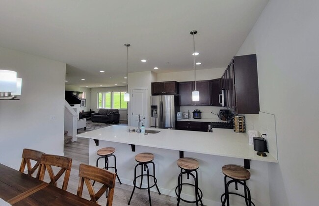 Building Photo - Bright, Spacious 4 bedroom in Pinnacle Peak