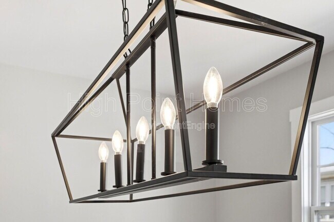 Building Photo - 2406 Kirby Ave