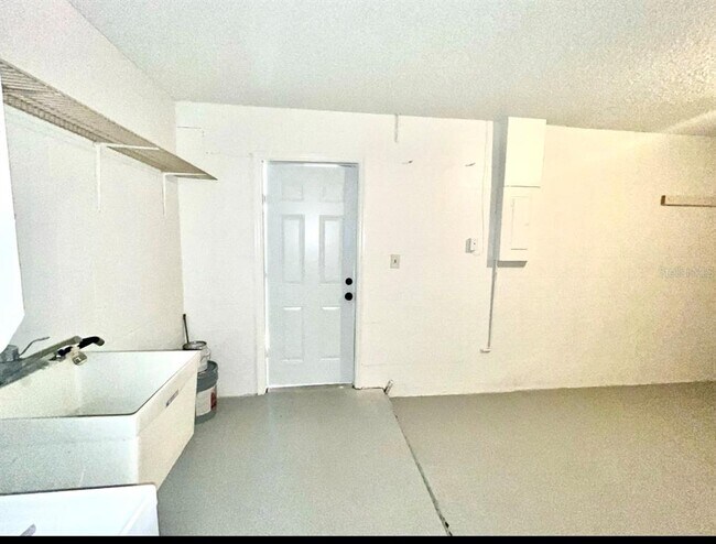 Building Photo - 5123 Brookside Ln
