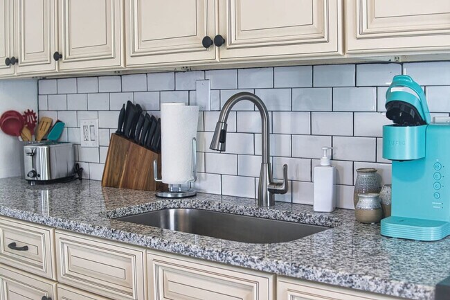 Building Photo - 505 Fillmore Ave