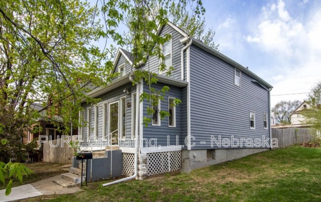 Building Photo - 1306 S 31st St
