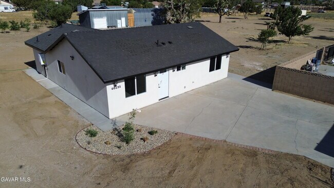 Building Photo - 40235 17th St W