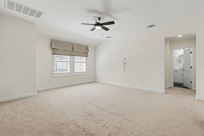 Building Photo - 121 Burgess Ln