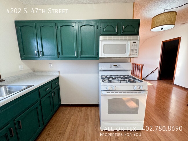 Building Photo - 4202 S 47th St