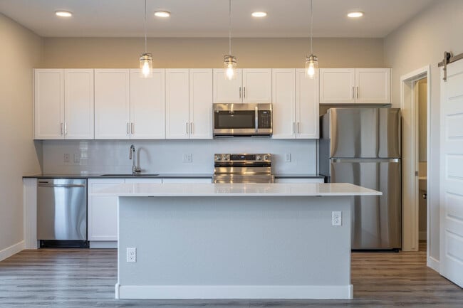 Building Photo - 432 S 32nd St