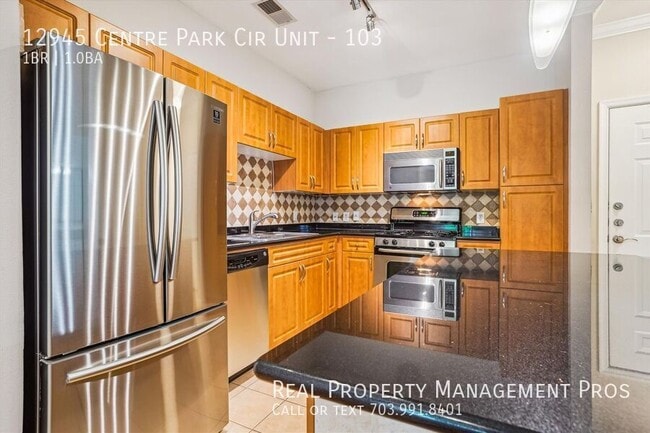 Building Photo - 12945 Centre Park Cir