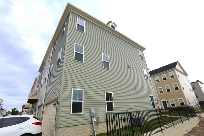 Building Photo - 14317 Summit View Ln