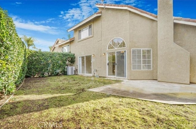 Building Photo - 6011 E Queens Dr