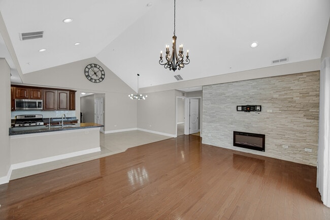 Building Photo - 9400 S 79th Ave