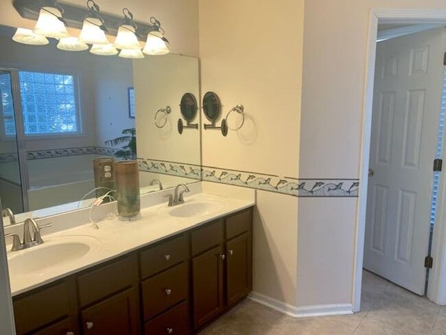 Building Photo - 110 Park Oaks Ct