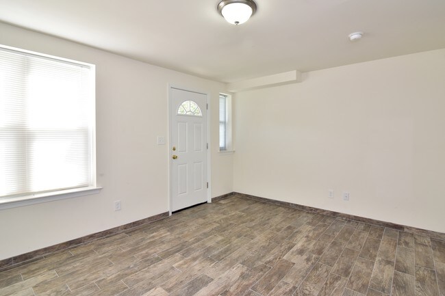 Building Photo - Moorestown Oaks Townhouse Community