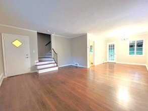 Building Photo - 1321 Stillwood Dr NE