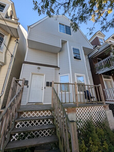 Building Photo - 152 S 10th St