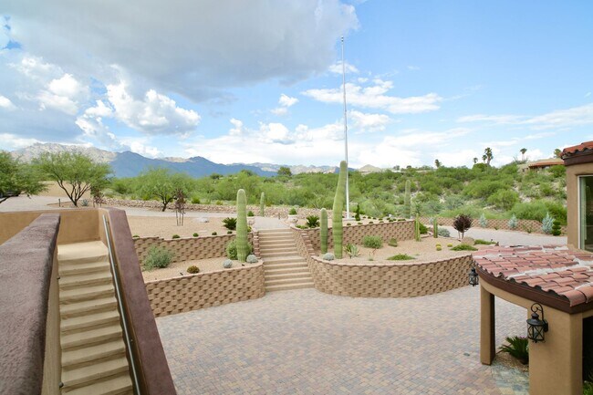Building Photo - Mountain and City Views from this Furnishe...