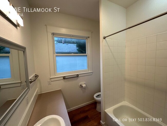 Building Photo - Amazing Unit in the Elliot Neighborhood!