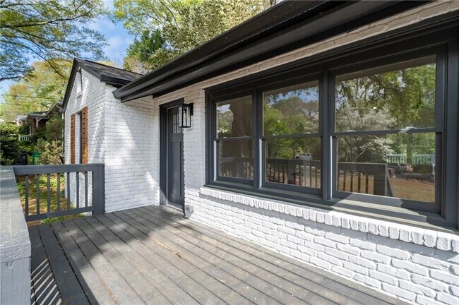 Building Photo - 1194 Clearview Dr NE
