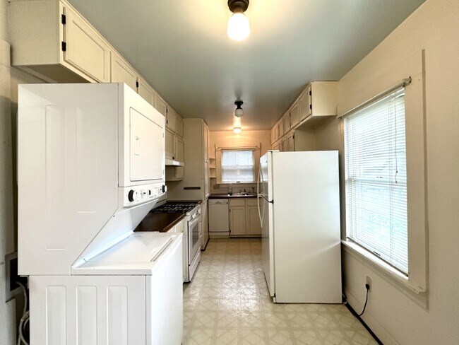 Building Photo - 4812 Ramsey Ave