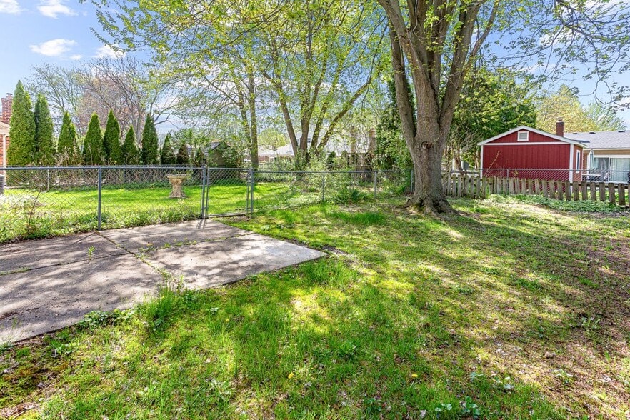 Building Photo - 46323 Gainsborough Dr