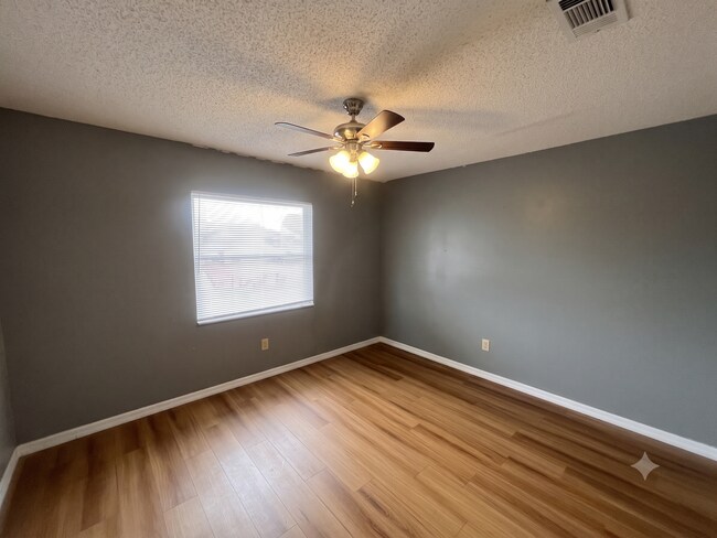 Building Photo - 72 Las Brisas Way