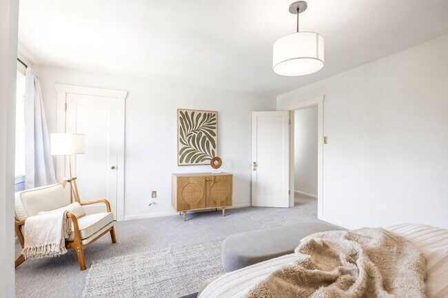 Building Photo - Elegant Sugar House Living: Finished Basem...