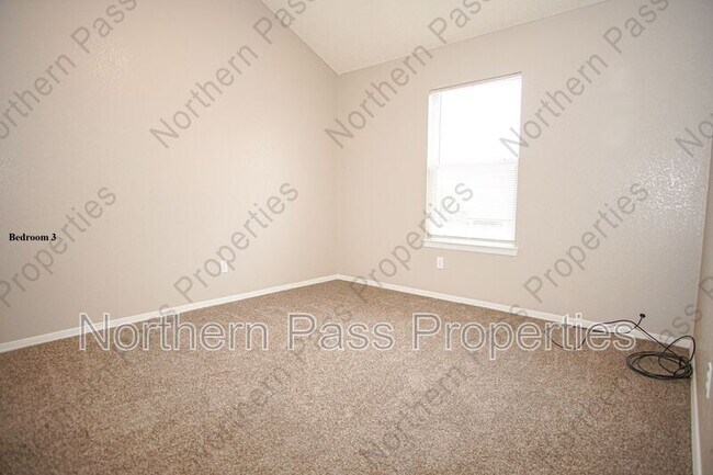 Building Photo - 10790 Adin St