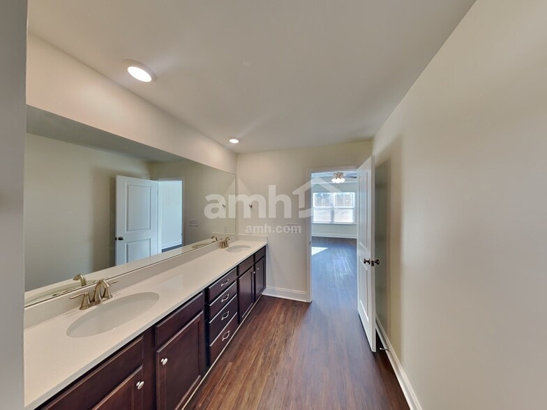 Building Photo - 5235 Virtue Ave