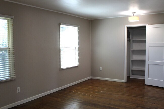 Building Photo - Beautiful Westchester Home for Rent