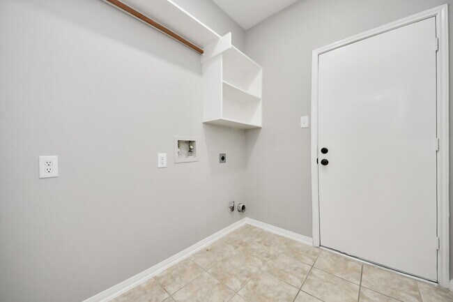 Building Photo - 13111 Porter Meadow Ln