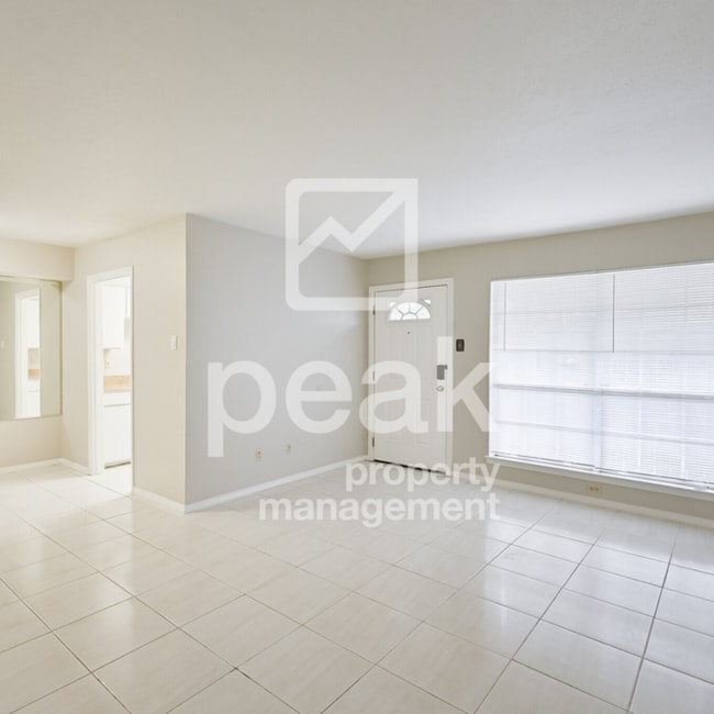 Building Photo - $950! Updated 1-Bedroom Condo Near Pool. Free Application BLACK FRIDAY DEAL Ends 11/29!  Plus $47...