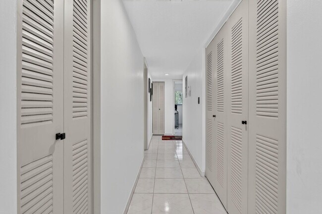 Building Photo - 9474 S Belfort Cir