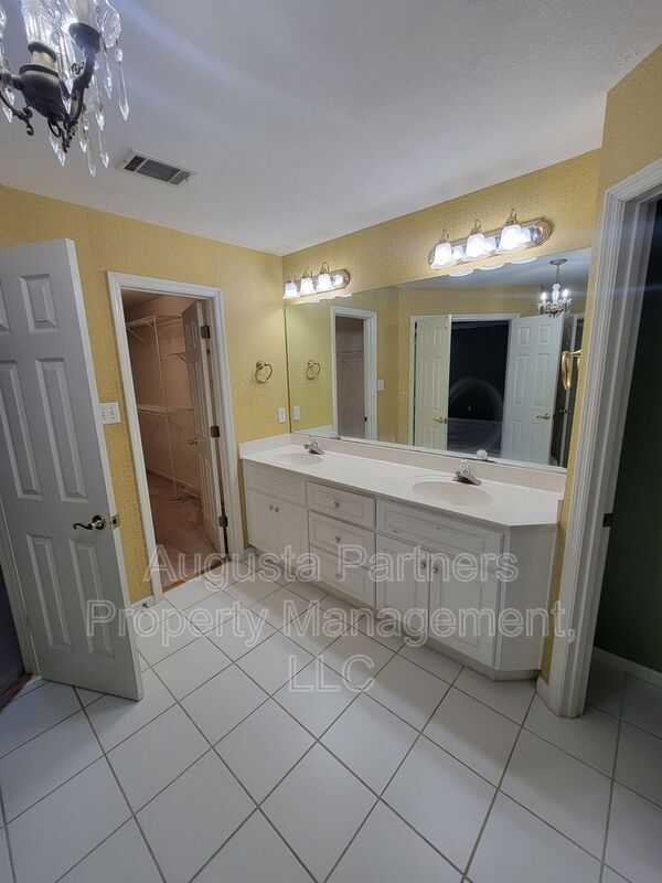 Building Photo - 4370 Wax Myrtle Ct