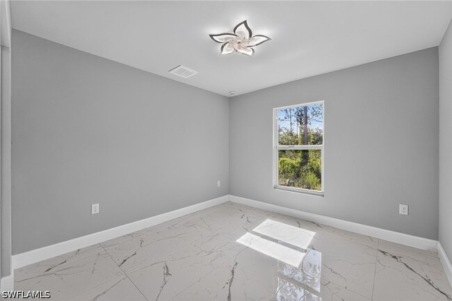 Building Photo - 3211 43rd St SW