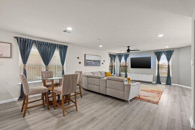 Building Photo - 10433 Russell Pines Dr