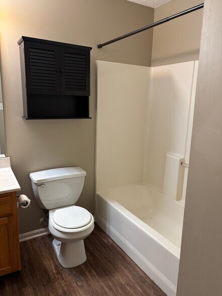 Building Photo - 5357 Ponderosa St.