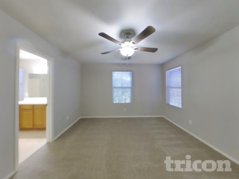 Building Photo - 4360 E Carla Vista Dr