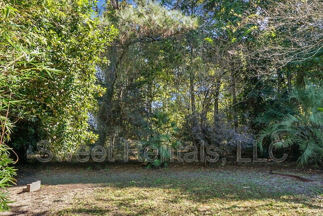 Building Photo - 1519 Thoroughbred Blvd