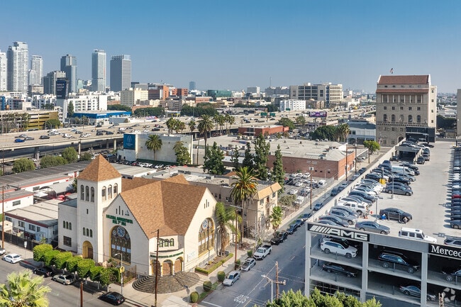 Aerial - 647 18th St