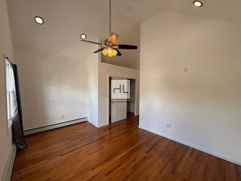 Building Photo - LOCKMAN AVENUE