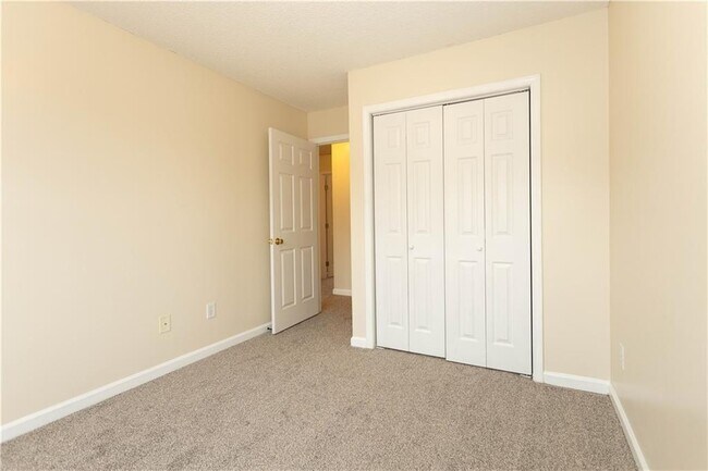 Building Photo - 1471 Riverrock Trail SW