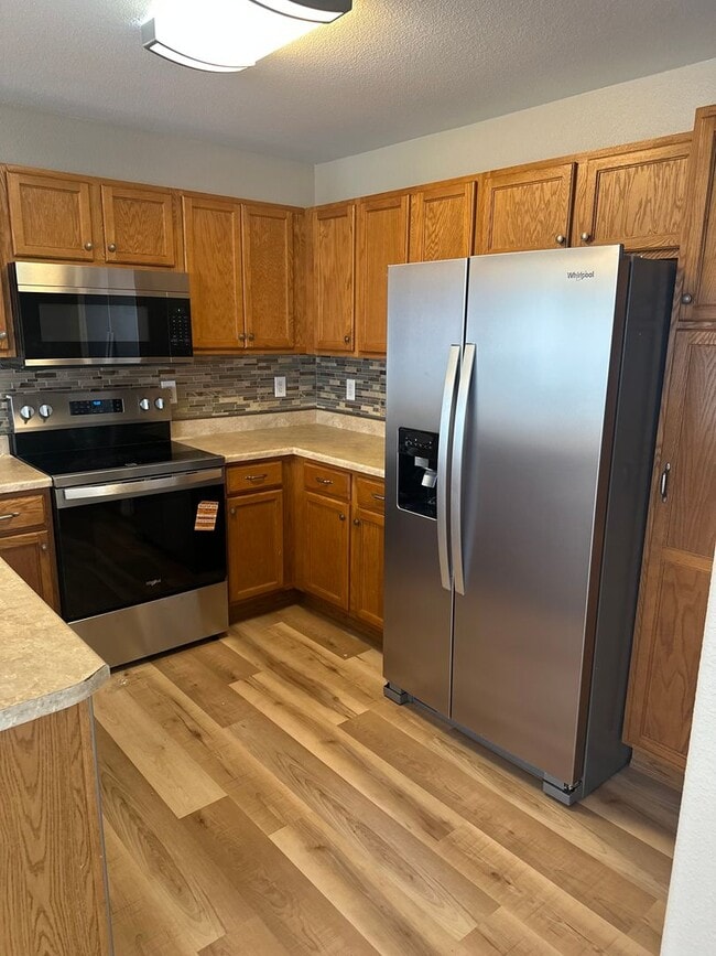 Building Photo - 2 Bedroom +Office in Stratmoor Valley