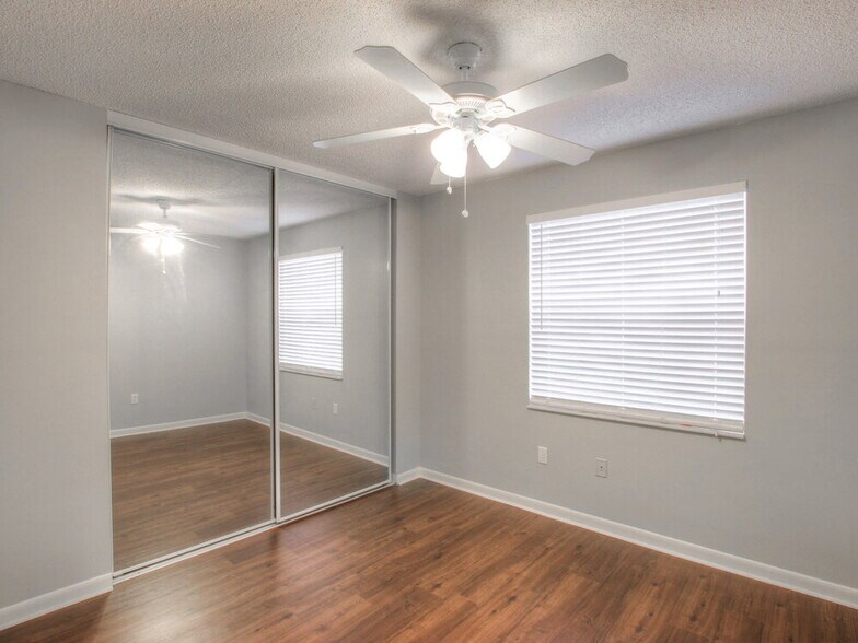 Building Photo - 1261 NW 159th Ave