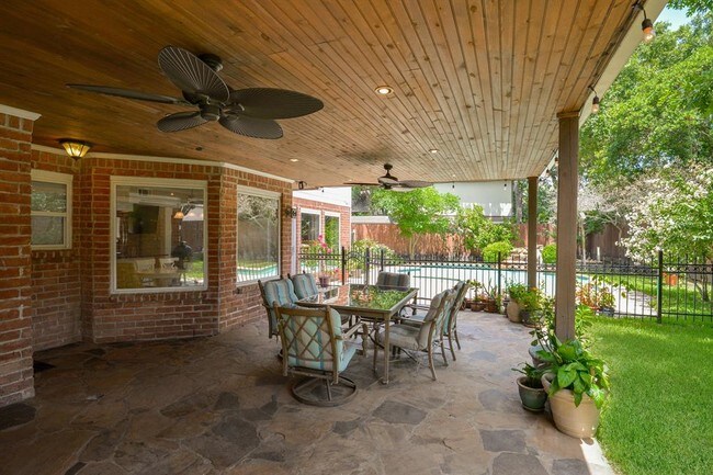 Building Photo - 615 Whitehurst Ct