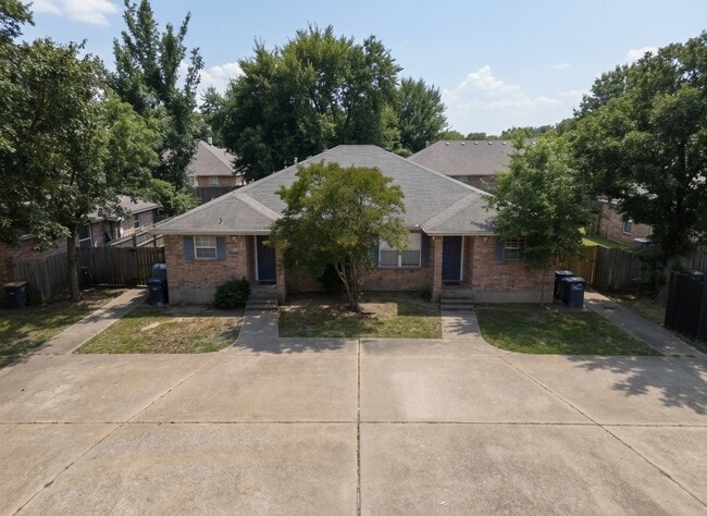 Building Photo - 2404 Brittain