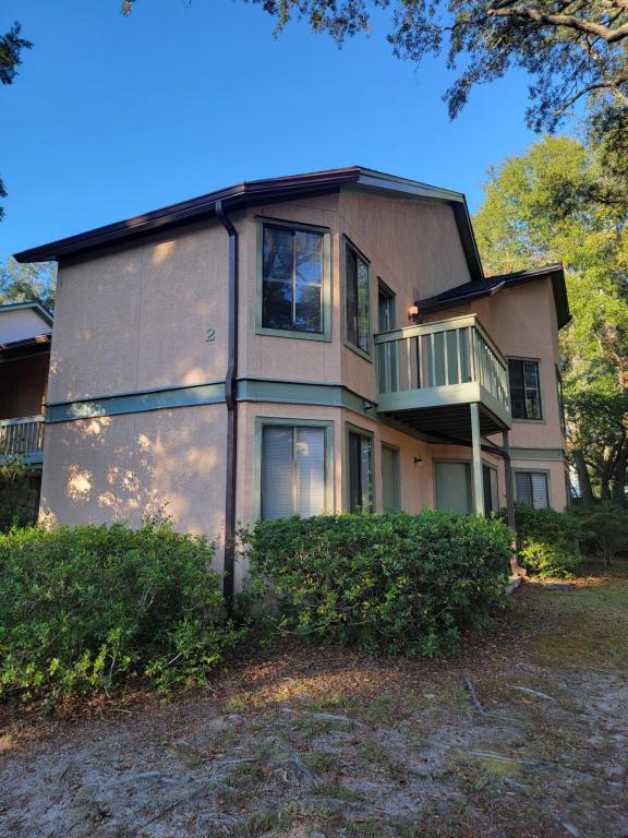 Primary Photo - 55 Bay Dr