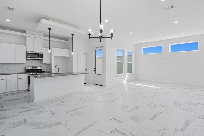 Building Photo - 2923 El Fenice Ln